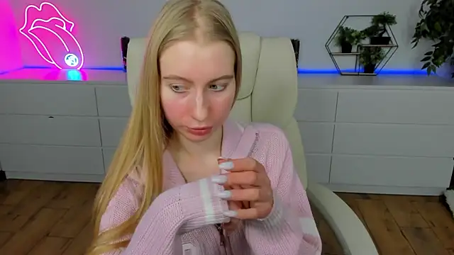 Alina_Blonde webcam