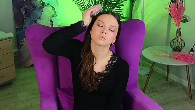 ThomasineVirostko webcam