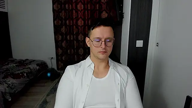 sexxymuscles4u - Sexxymuscles4u's free webcam - UK Sex Cams