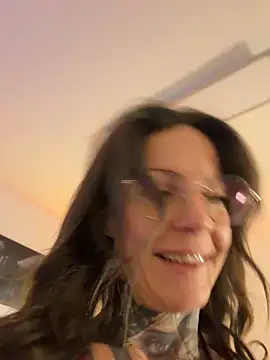 BrownieyQueen webcam