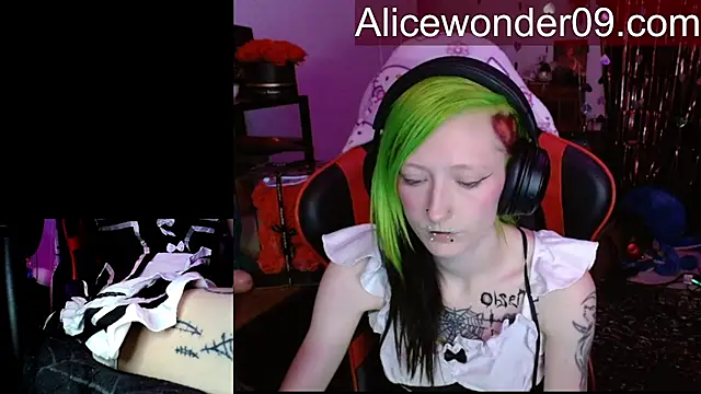 alicewonder09 webcam