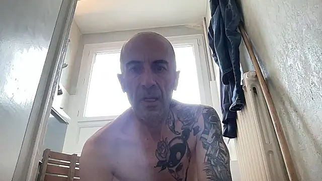 slave44nantes - Slave44nantes's free webcam