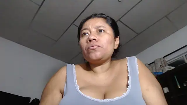 adrixxx38 - Adrixxx38's free webcam