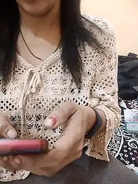 Webcam Model (meenu_bhabhi547)  is live.Free join now!