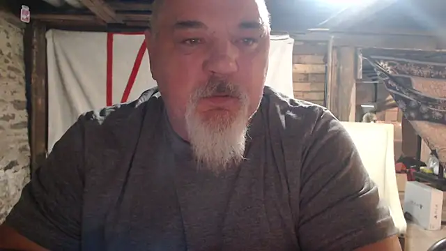 Newfiesausage1972 webcam