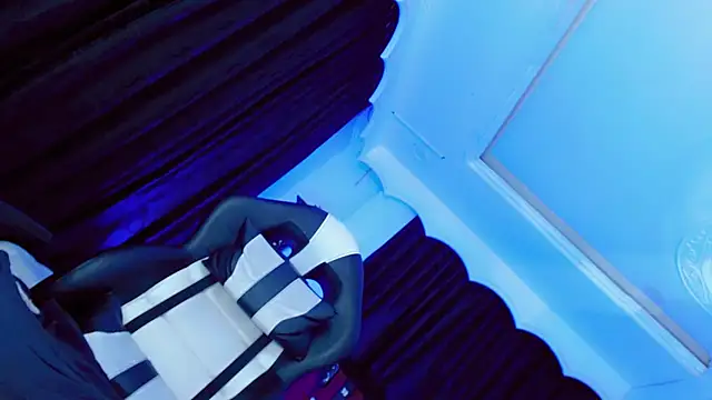 yareth_rouss_ (T young) - masturbate por 10 minutes