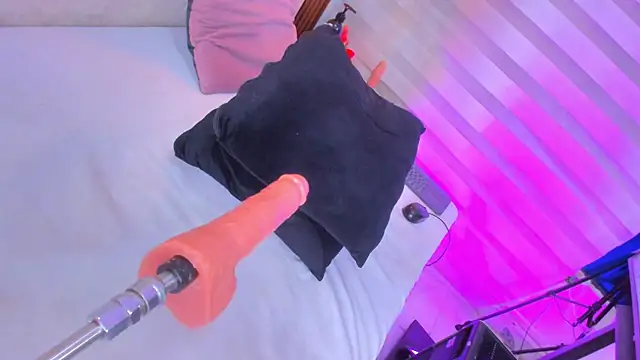 bigass_monic (F milf) - 2 min control machine + squirt 💦