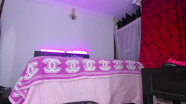 sexy-luna-star-ts webcam