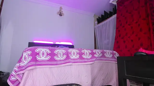 sexy-luna-star-ts webcam