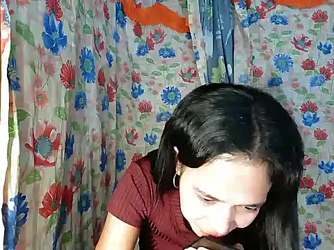 PinaySkinnyGirl webcam