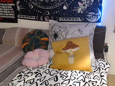 AlienforTwenty webcam