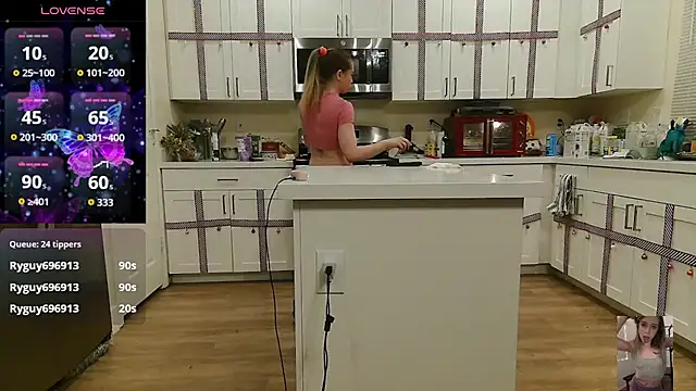 blondiewithanass - Blondiewithanass's free webcam - UK Sex Cams