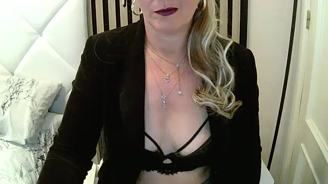 xxNoeliaxx webcam