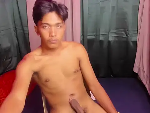chris_hot_asian_loverboy webcam