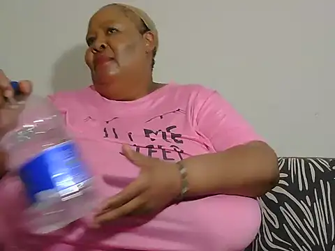 nancy111 (F milf) - make me drip and squirt on my toy