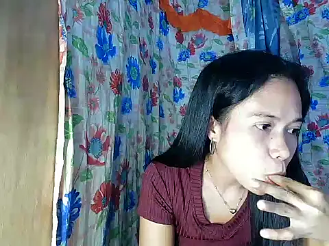PinaySkinnyGirl webcam