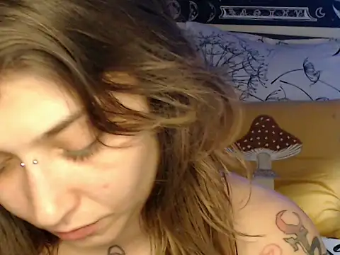 AlienforTwenty webcam