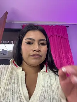 LunaaRosse Live Webcam on Stripchat