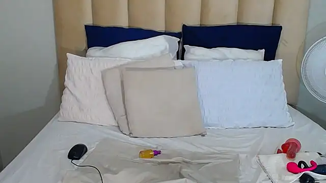 SEXYASSTINAXXX webcam