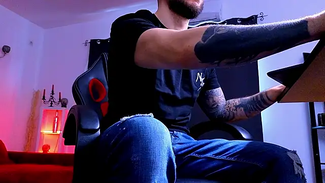 mightyaaron66 - MightyAaron66's free webcam