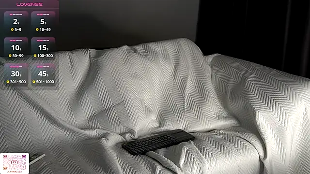 Jonathan___123 webcam