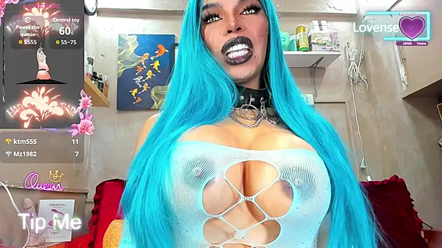 10Massive_DominantDoll-xx webcam