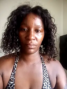 sluttylaura21 webcam