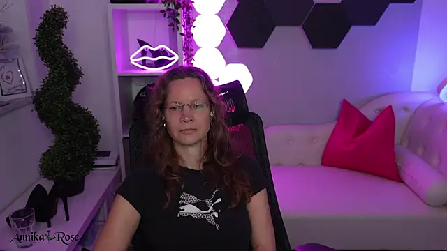 AnnikaRose webcam