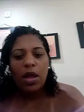 maliaebonyfetish (F milf) - Orgasmo nua / squirt / oil body