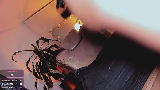 azulawitch666 webcam