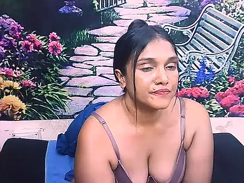 IndianSexyLady20 webcam