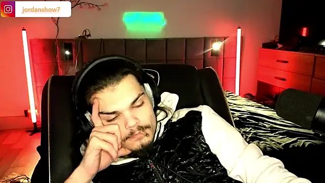 JordanShow webcam
