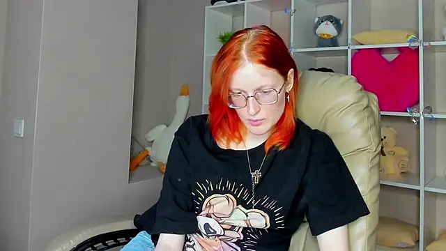 ElizabethHarpper webcam