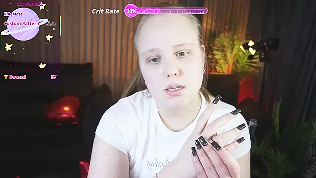 crystallpaws - CrystallPaws's free webcam - UK Sex Cams