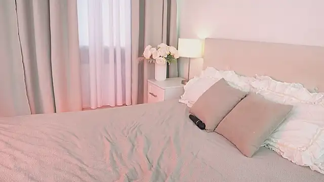 fiamoor - FiaMoor's free webcam - UK Sex Cams