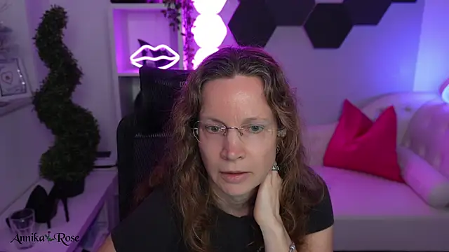 AnnikaRose webcam