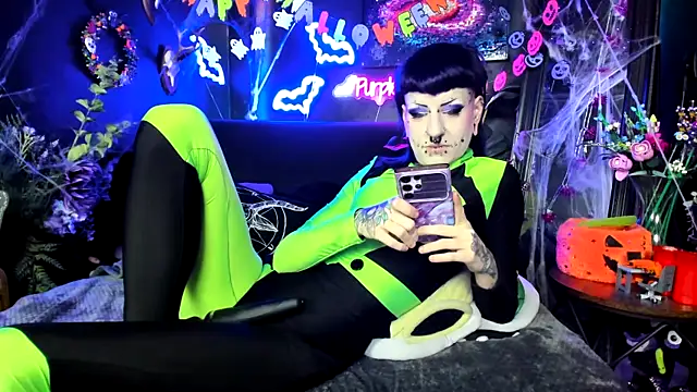 Purple_Coffin666 webcam