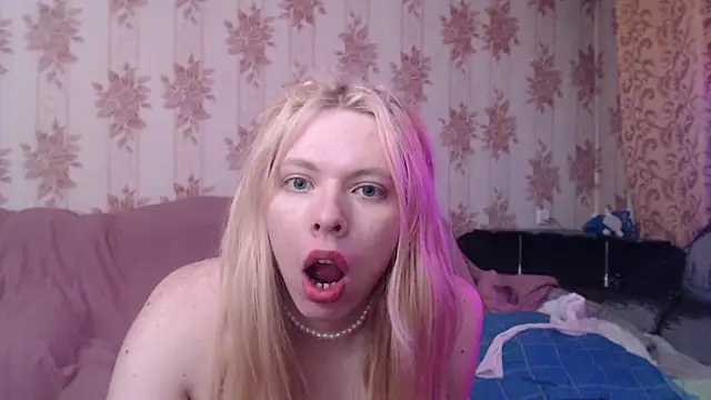 Cutie_Bambi webcam