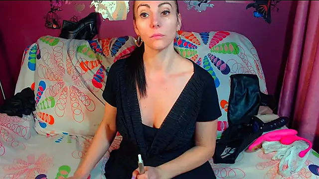 milflovelyxxx - Milflovelyxxx's free webcam - UK Sex Cams