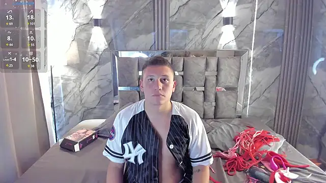 Manson_and_Zoe webcam