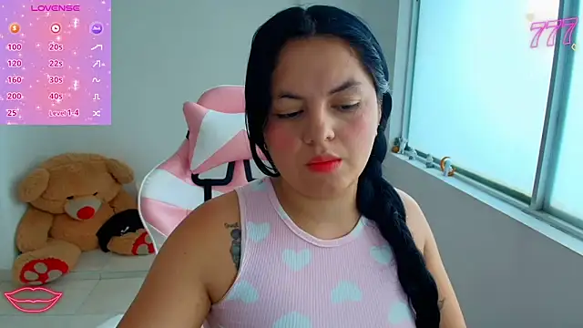 Danna_Saturnitee webcam