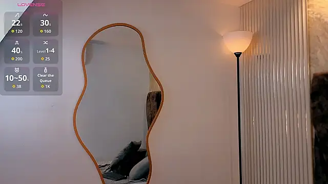 zoe_hugeboobs webcam