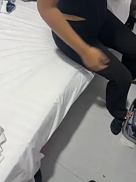 afficial_uncut - Afficial_uncut's free webcam - UK Sex Cams