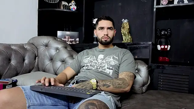 matteosantos - Matteosantos's free webcam - UK Sex Cams