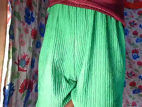 PinaySkinnyGirl webcam