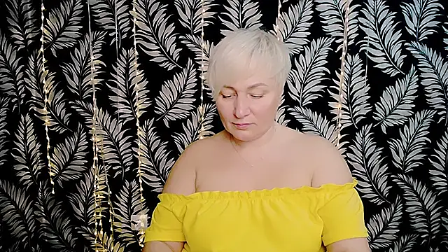 Olivia_playful webcam