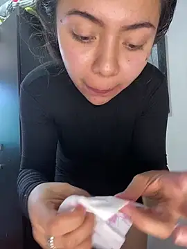 valepradaoficial webcam