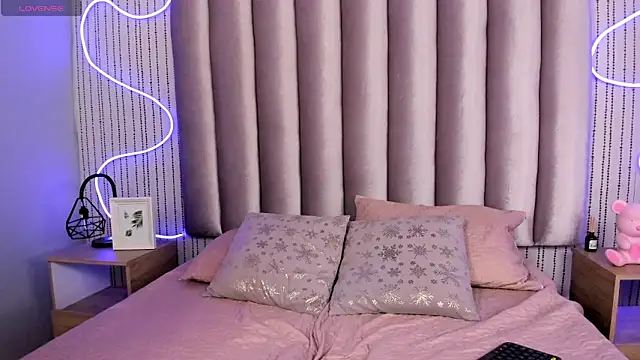 SamanthaPeachss webcam