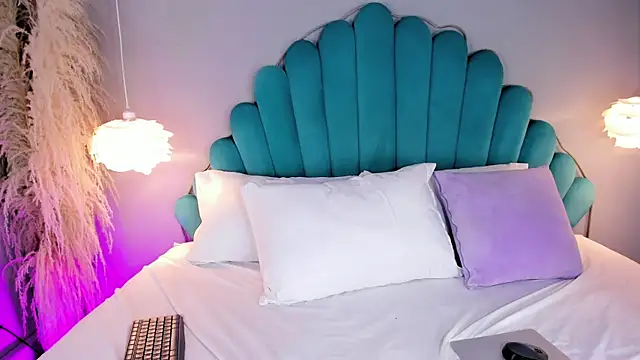 AlassiaHocthner webcam