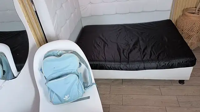 Bruja__Scarlata webcam